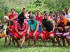 002 Le donne ribelli zapatiste sfollate da Union Hidalgo.jpg