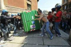 Fincantieri Genova scontri operai polizia.jpg