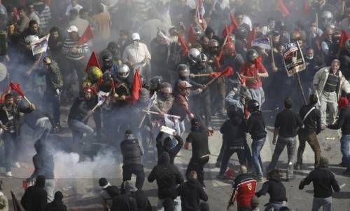 Atene scontri 2011.jpg
